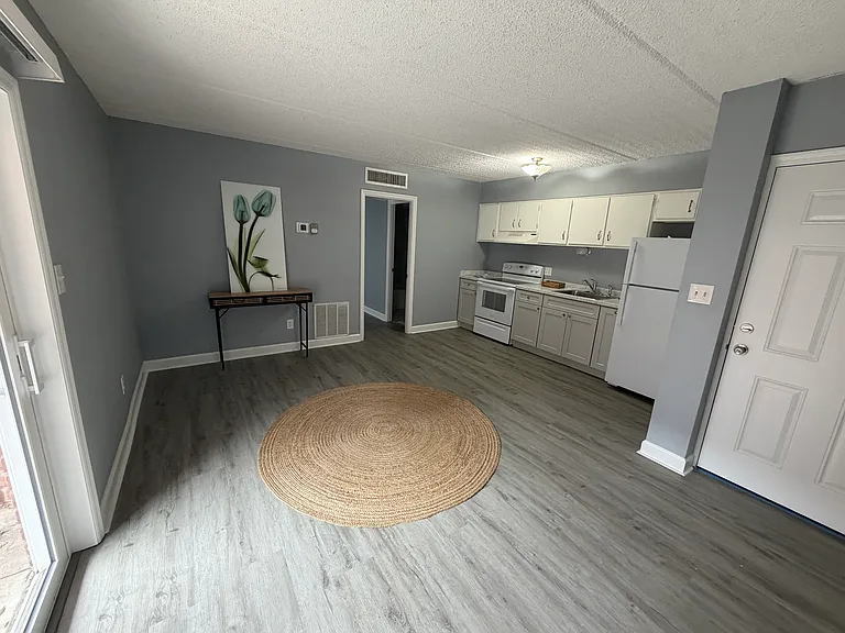 8360 12th St N #D — Photo 11