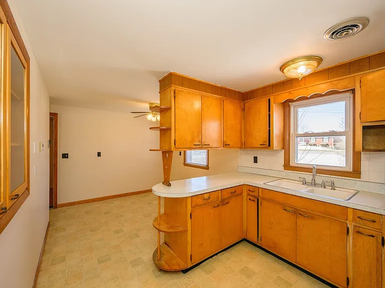 1280 W Vine St — Photo 5