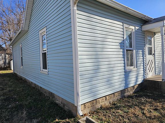 3rd image of 610 S Plum St