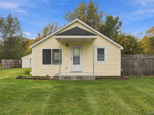 5805 Swan Creek Rd, Saginaw, MI 48609