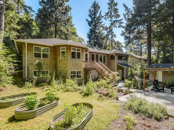 32105 Hemlock Ln, Arch Cape, OR 97102
