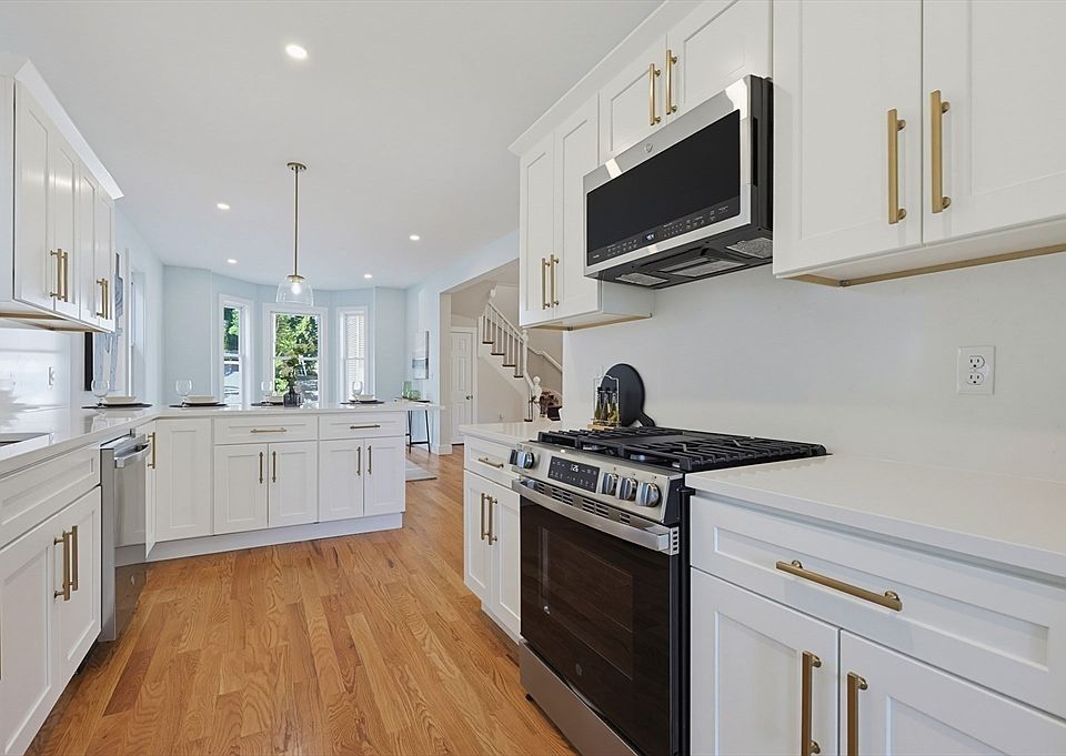1st image of 26 Pleasant St