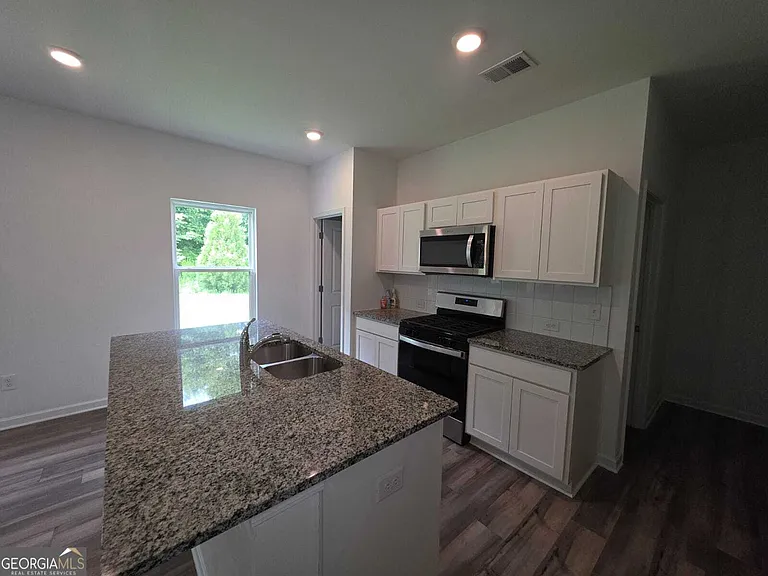 2048 Boxwood Cir — Photo 8