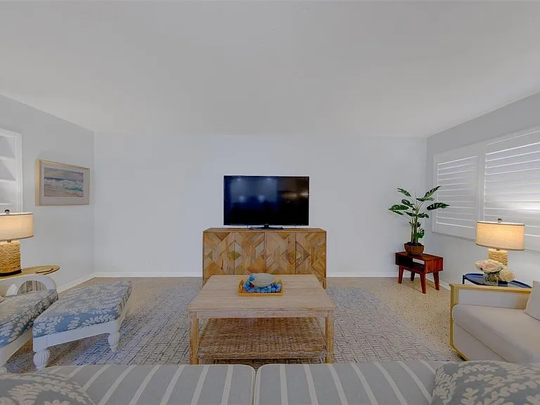 121 46th Ave #2G — Photo 8