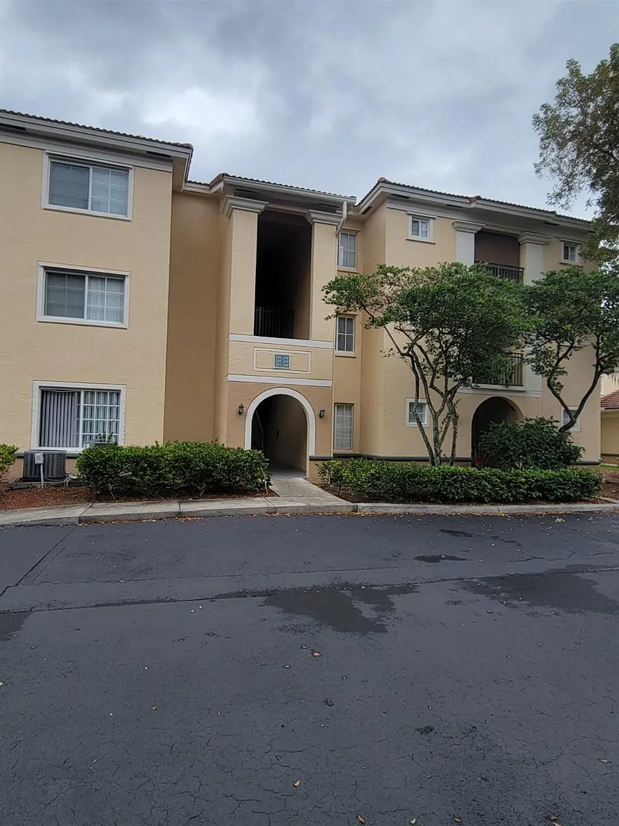 Building Photo - 2451 Centergate Dr