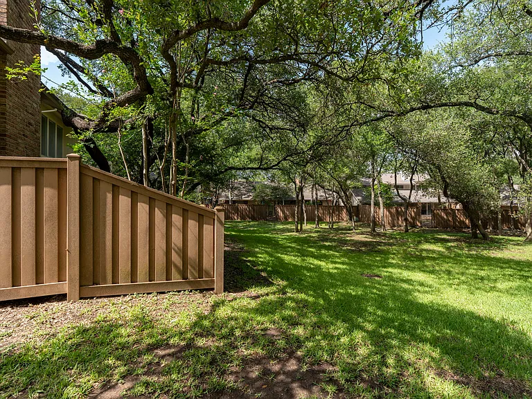 8301 Greenslope Dr — Photo 26