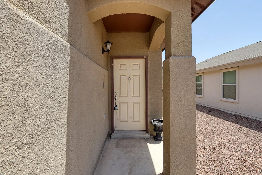 3 bed, 2.0 bath, 1657 sqft, $1,750 — Photo 2