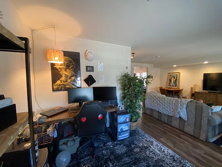 827 E Brady St #3 — Photo 4