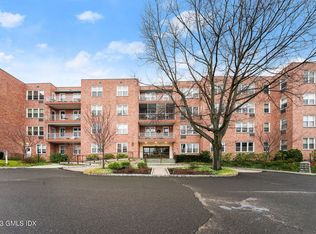 5 Putnam Hl #3A, Greenwich, CT 06830