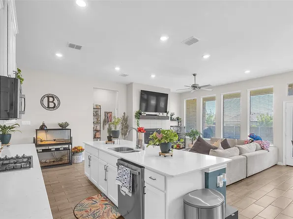 1140 Canuela Way, Justin, TX 76247