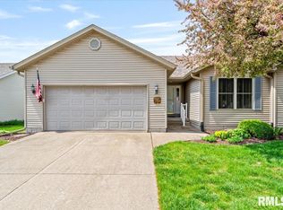 5200 Villa Dr, Davenport, IA 52806