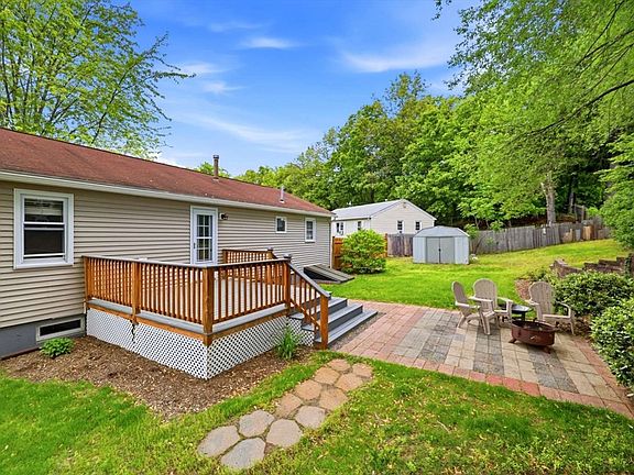 5th image of 168 Keddy St