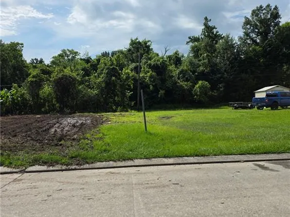 176 Boutte Estates Dr, Boutte, LA 70039