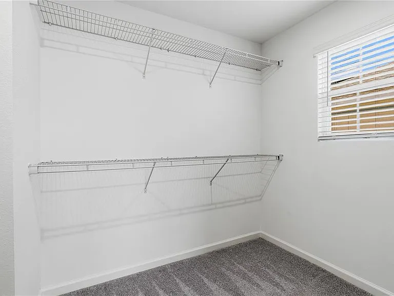 1124 Lakeshore Breeze Pl — Photo 14