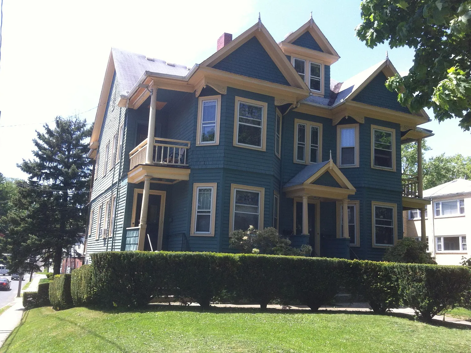 2 bed, 1400 sqft, $1,995 — Photo 1