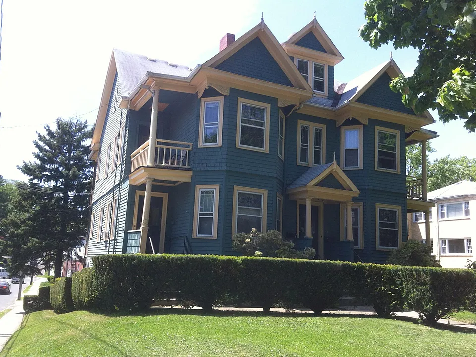 97 Evergreen Ave