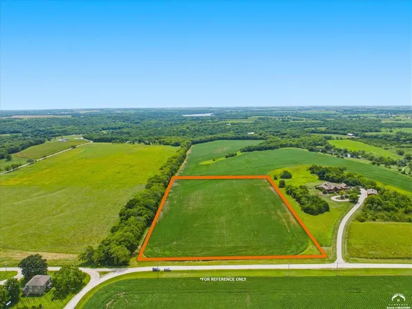 645 N 900th Rd, Lawrence, KS 66047