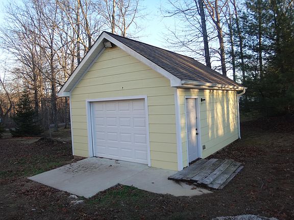5th image of 715 Lake Shore Dr