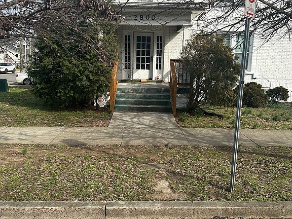 2nd image of 2800 Belmont Boulevard Aprtment #1