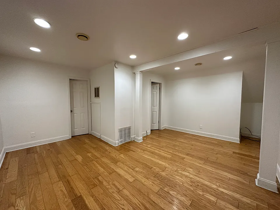 2007 Broadway St #3