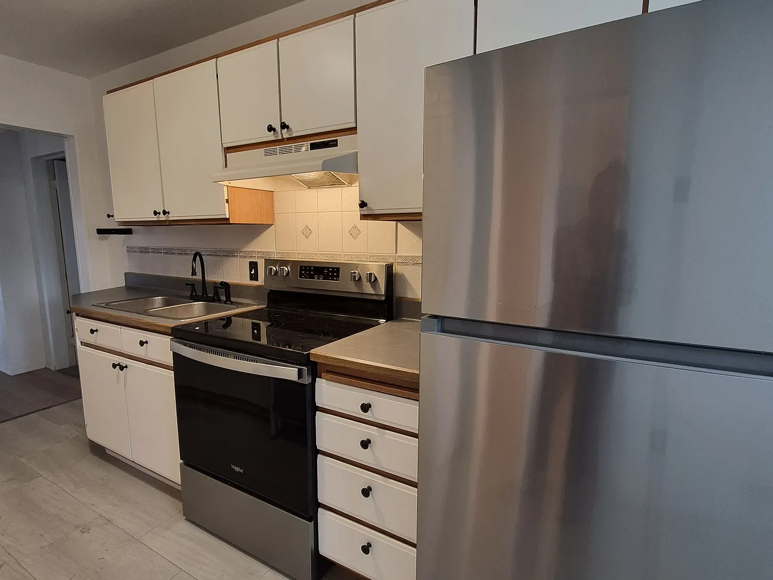 2 bed, 1214 sqft, $2,400 — Photo 2