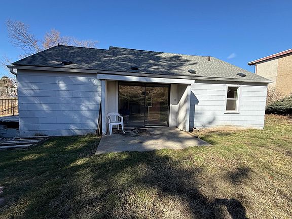 4th image of 1275 NE Valley Rd