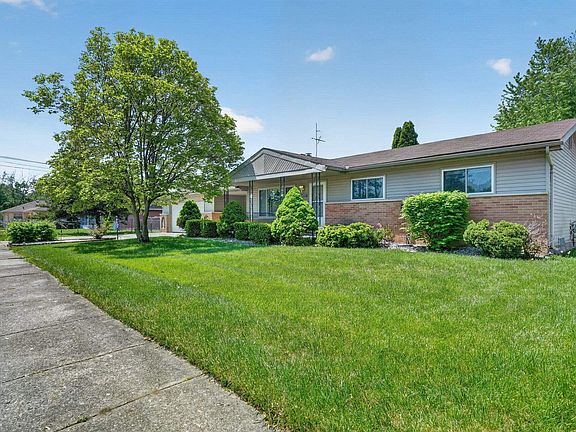 2nd image of 24099 Pingree Ave