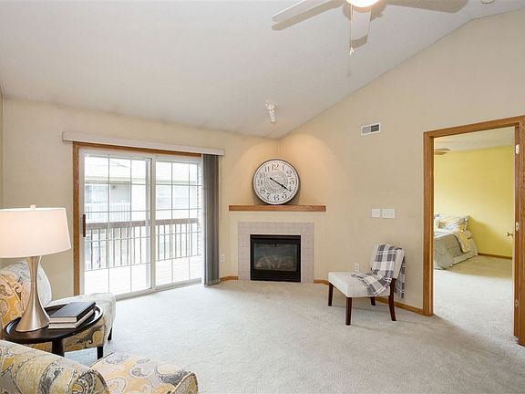 4th image of 100 Cherry Ct APT 6