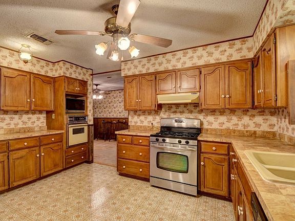 5th image of 310 Fairview Dr