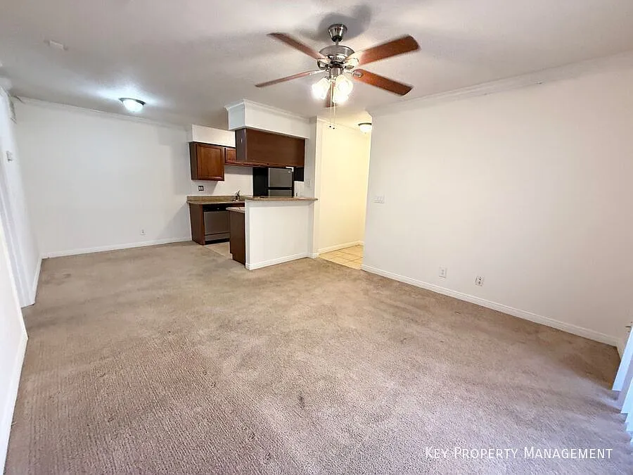 Upgraded One-Bedroom Condo in Gated Community Near Flamingo and Desert Inn — Photo 3