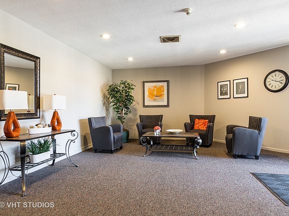 3rd image of 825 Pearson St APT 1B