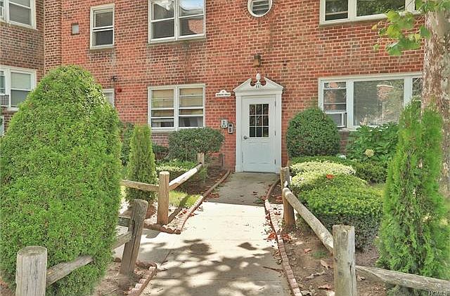 1st image of 11 Leewood Cir APT 3L