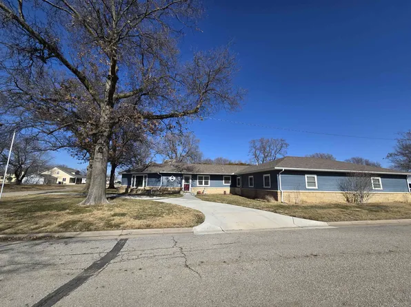 302 N Daily Rd, Mount Hope, KS 67108