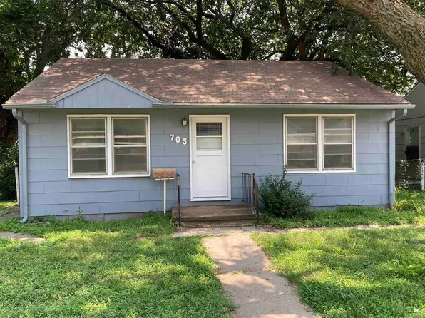 705 N Eisenhower Dr, Junction City, KS 66441
