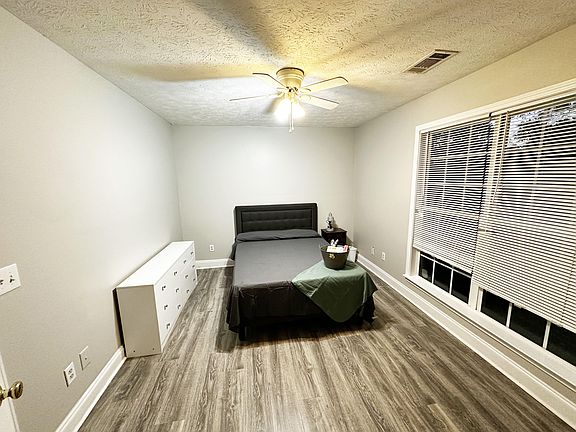 Huge room with room for Table or desk