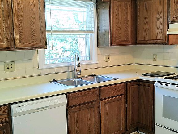 4th image of 3929 Forsythe Dr