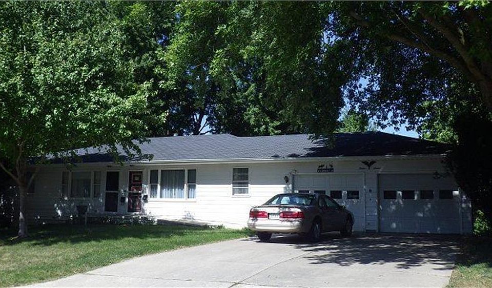 1st image of 1207 E Cherry St APT A