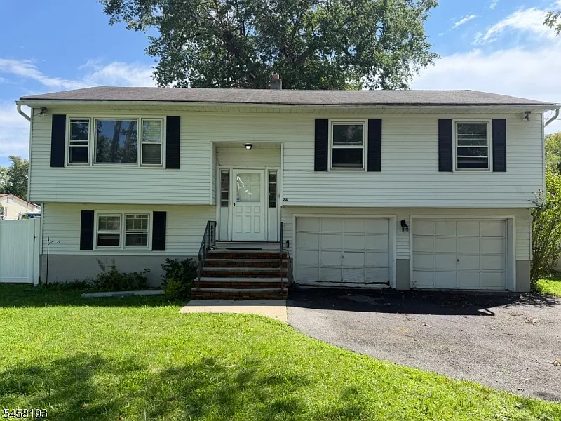 3 bed, 1.5 bath, $3,950 — Photo 3