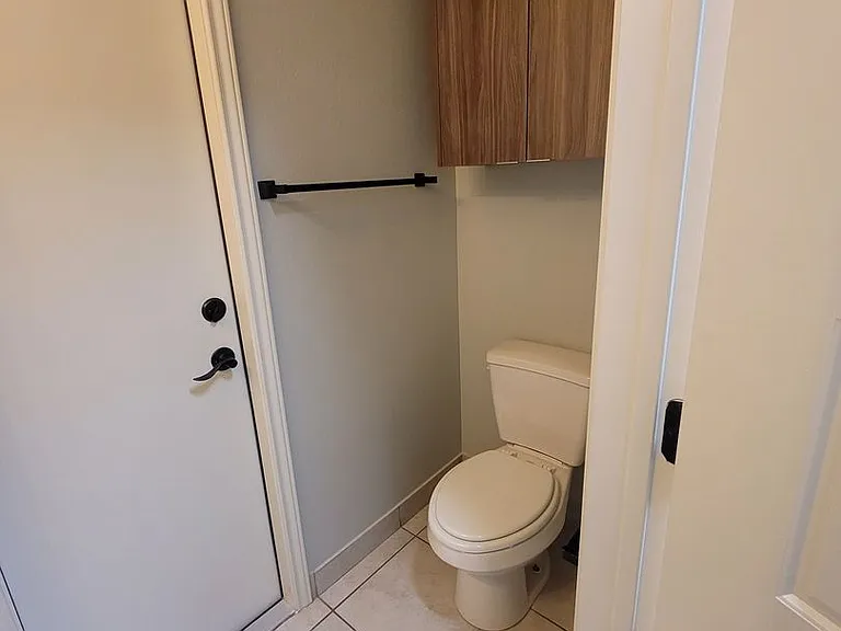 306 S 25th St #D-29 — Photo 6