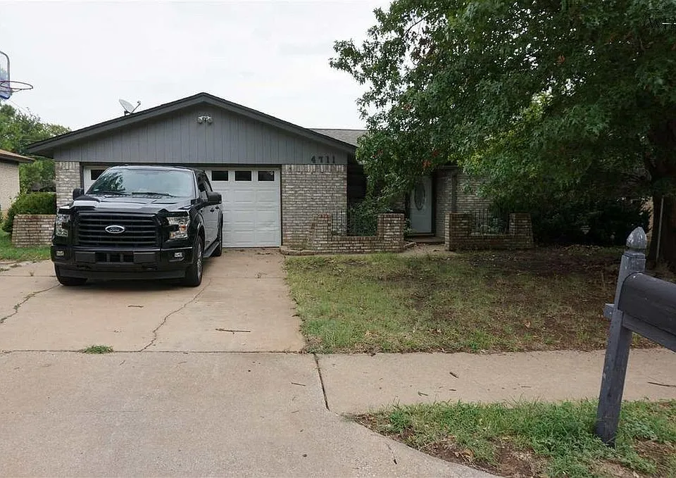 4711 Tammy Dr