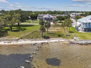 3375 Edgewater Dr, Gulf Breeze, FL 32563