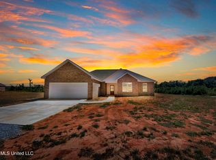 21 Marlee Savell Dr, Forest, MS 39074