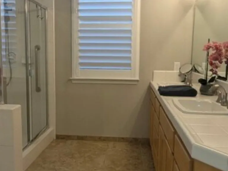 708 Asilo St — Photo 9