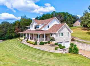 225 Rivers Edge Dr, Loudon, TN 37774