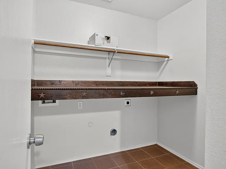 2805 Nandina St — Photo 15