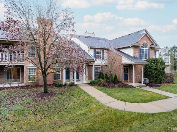 3630 Oakmonte Blvd, Oakland, MI 48306