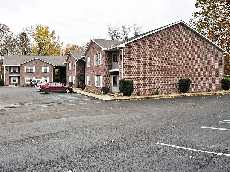 Bridgeport Landing Apartments — Photo 10