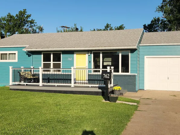 762 Plaza Dr, Salina, KS 67401