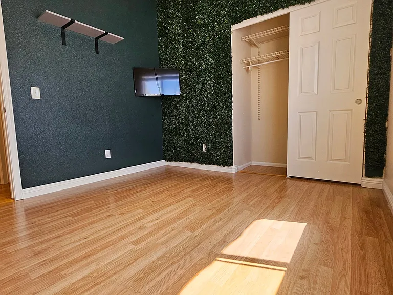 7016 Old Village Ave — Photo 10