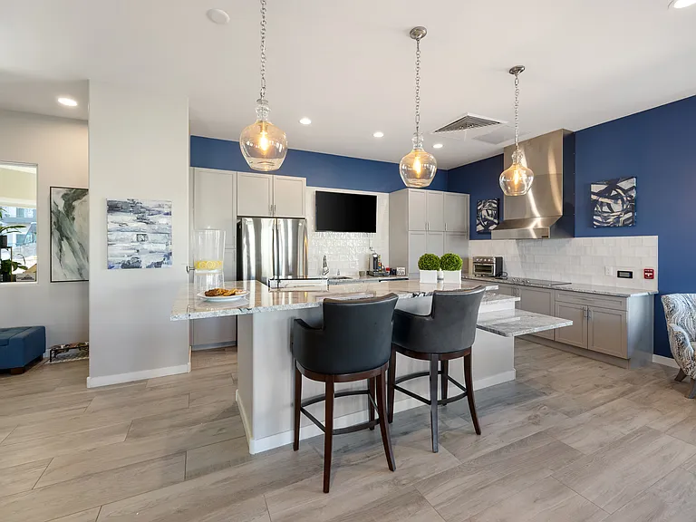 Granite Mountain Apartments — Photo 7